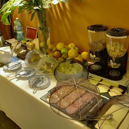 Πανσιόν Dazk Golden Estate 4*